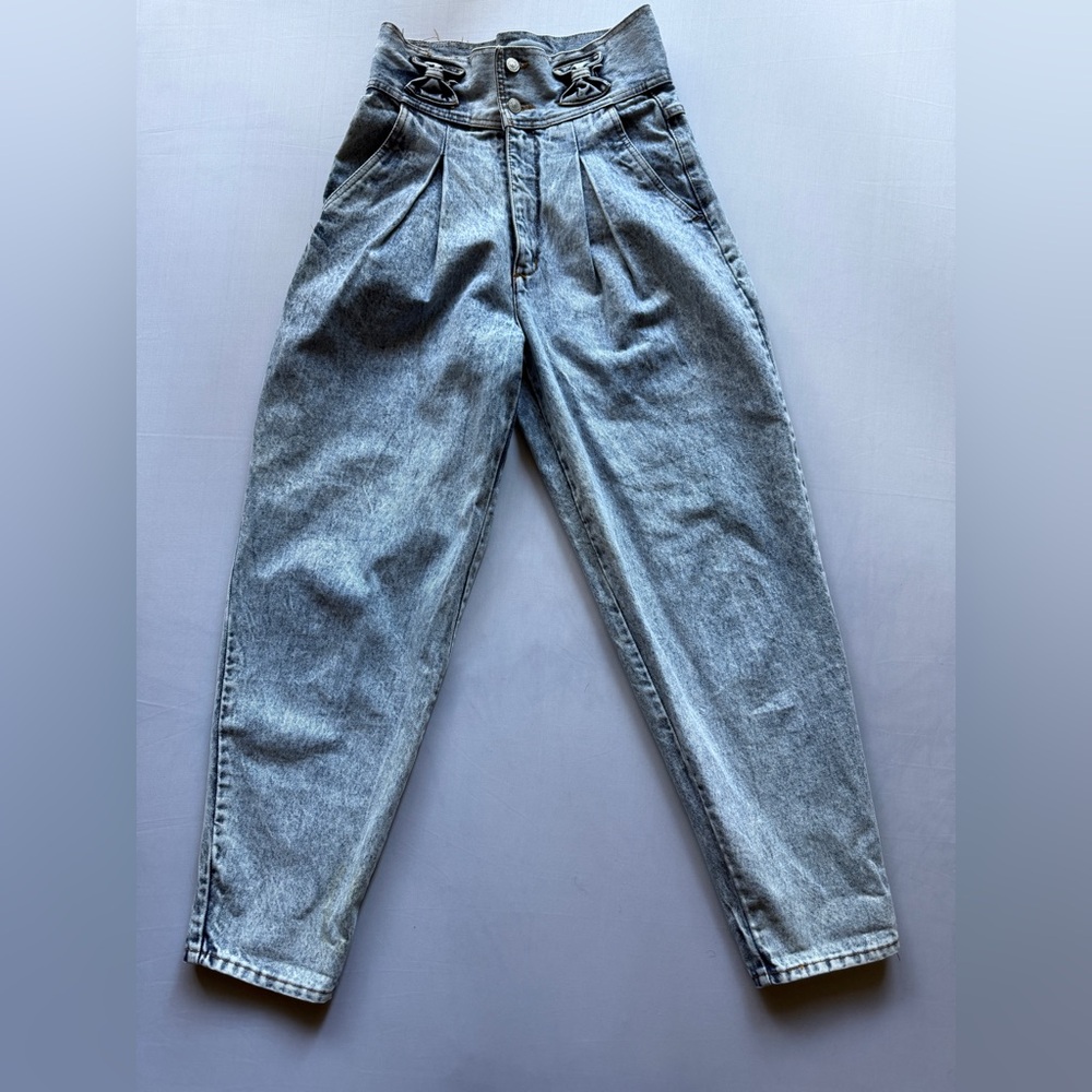 Stylish Acid wash High-Waisted Jeans